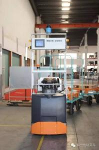 卓一AGV無人駕駛牽引車內(nèi)測中