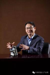 新松機器人曲道奎：一手利劍，一手藥箱 