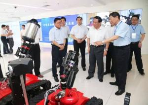 江蘇省委書記李強(qiáng)參觀開誠智能特種機(jī)器人并給予高度評(píng)價(jià)