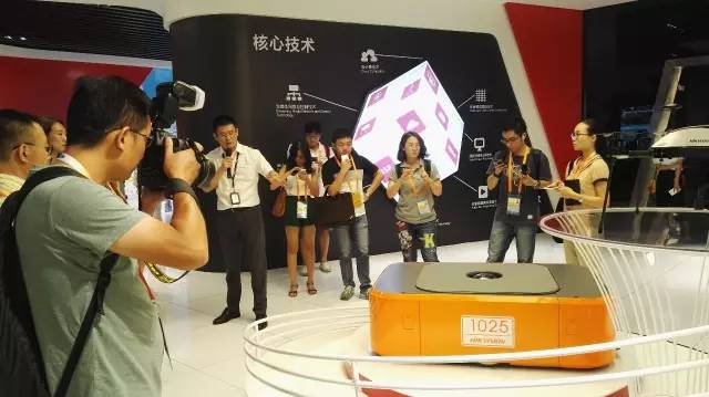 G20峰會(huì)媒體團(tuán)造訪?？低?探尋杭州經(jīng)濟(jì)新動(dòng)能