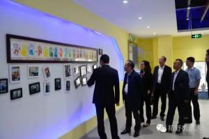 北斗民用戰(zhàn)略新興產(chǎn)業(yè)研究院一行蒞臨拓野機(jī)器人參觀指導(dǎo)