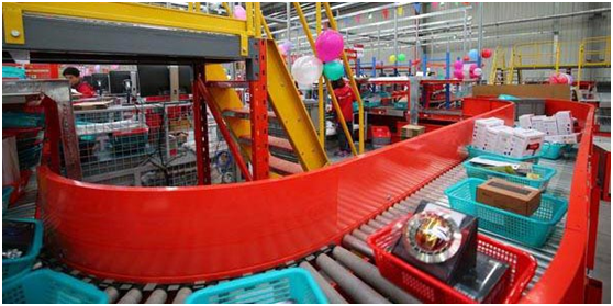 AGV倉儲機器人配合電商自動化物流生產(chǎn)