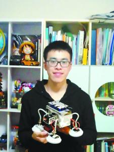 北京高中生設(shè)計(jì)機(jī)器人代替“蜘蛛人”高空作業(yè)，被贊工匠精神