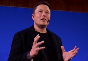 特斯拉CEO：人類與AI共生可破解“機器人威脅”