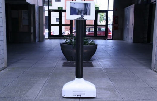 用意念控制機(jī)器人，行動不便者在家即可看盡天下