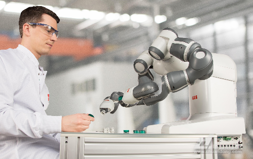 人機(jī)協(xié)作機(jī)器人開創(chuàng)機(jī)器人發(fā)展新紀(jì)元