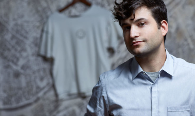 他做了一個縫紉機器人，但服裝生產(chǎn)自動化這事還需要時間