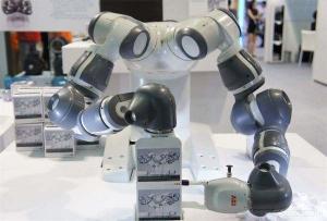 工業(yè)AGV機(jī)器人為智能制造的全面普及奠定基礎(chǔ)