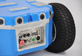 四輪差動(dòng)機(jī)器人移動(dòng)底盤  接口豐富 軟件開源 室外巡檢機(jī)器人 探險(xiǎn)越野機(jī)器人