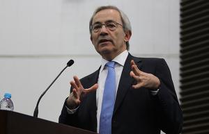 諾獎(jiǎng)得主：十年內(nèi)機(jī)器人或奪走發(fā)達(dá)國(guó)家10%的工作