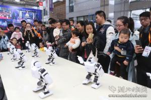 大咖匯聚第二屆東湖創(chuàng)客匯 探討智能機器人產(chǎn)業(yè)發(fā)展之路