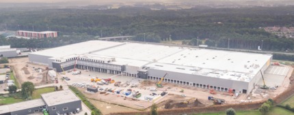 多莫斯物流利用英杰明混合型AGV解決方案對CASA配送中心實現(xiàn)自動化改造