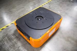 網(wǎng)紅快遞機(jī)器人親哥哥，扛1噸健步如飛