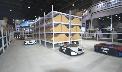 會學(xué)習(xí)、適應(yīng)快 艾瑞思倉儲機器人驚艷廣州物流展