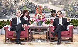 浙江省委書記會見ABB集團CEO史畢福博士