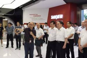 中國(guó)工程院周濟(jì)院長(zhǎng)率專家組調(diào)研?？低?，考察智能制造新模式