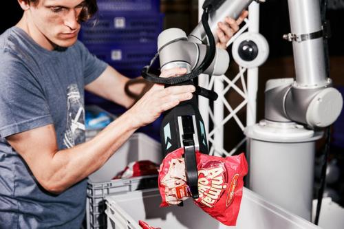 機器人的下一項突破：給你的網(wǎng)購訂單揀貨裝箱