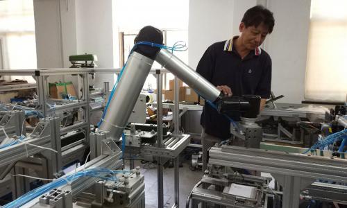 持重比1:3，精度0.02mm，揚(yáng)天科技打造國產(chǎn)高精度輕型協(xié)作機(jī)器人