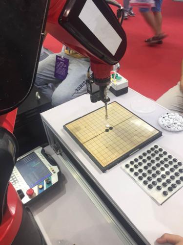 協(xié)作機(jī)器人手臂，到底有怎樣的應(yīng)用前景？