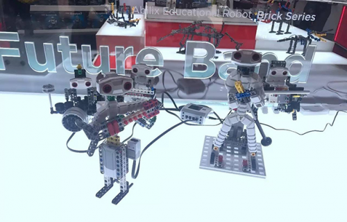 能力暴風(fēng)在IFA發(fā)布伯牙機(jī)器人：采用仿生模塊設(shè)計(jì)