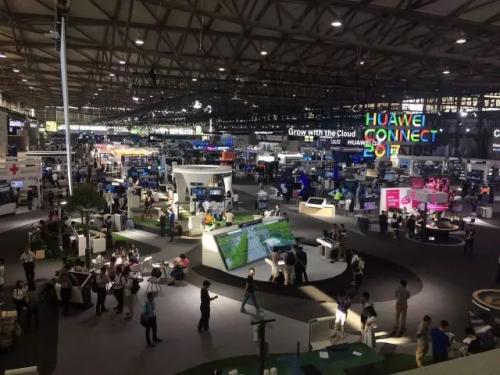 快訊 | Geek+亮相華為全聯(lián)接大會(huì)，多機(jī)器人柔性搬運(yùn)驚艷全場(chǎng)！