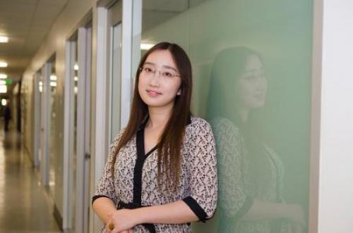 華裔女科學(xué)家發(fā)明分揀運(yùn)輸DNA機(jī)器人:走一步6納米