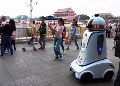 太光榮了！國(guó)慶節(jié)我們?cè)诒本┨彀查T(mén)值勤！