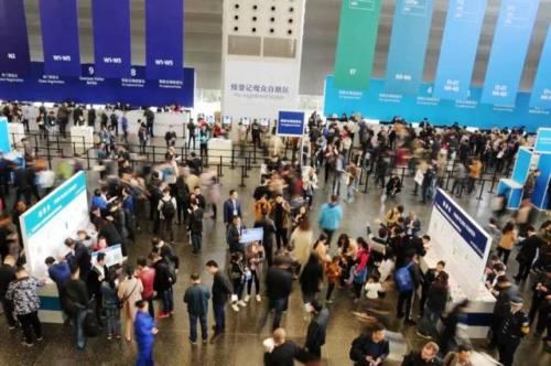 #CeMAT ASIA# 倉儲機器人哪家強？