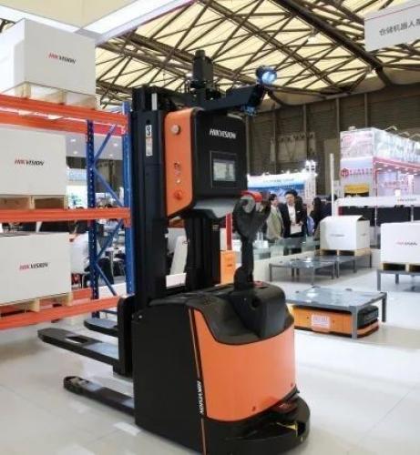 ?？低曅乱淮徇\機器人亮相：自主激光SLAM導航