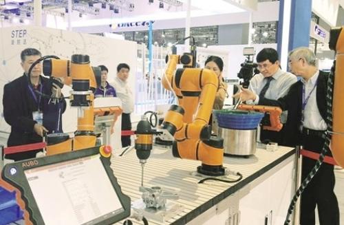 人機(jī)協(xié)作引領(lǐng)機(jī)器人產(chǎn)業(yè)新趨勢(shì)