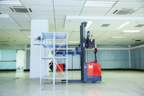 長(zhǎng)沙經(jīng)開(kāi)區(qū)：思控智能研發(fā)高端智能物流機(jī)器人