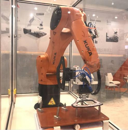 kuka:以“智”取勝，助企業(yè)彎道超車