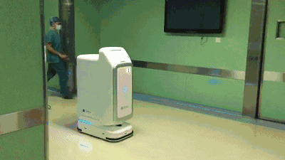 機(jī)器人“大白”在協(xié)和醫(yī)院上崗了，送藥零失誤還會(huì)唱歌賣萌