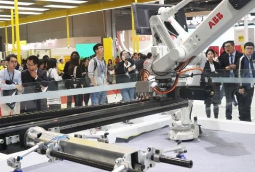 法媒：中國欲憑機(jī)器人成工業(yè)強(qiáng)國 今年產(chǎn)量或12萬