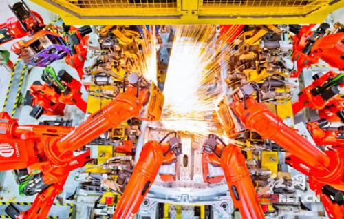 走進(jìn)長沙“機(jī)器人工廠” 看世界級(jí)智能制造產(chǎn)業(yè)集群