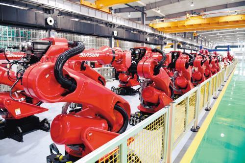 中國最大機器人產(chǎn)業(yè)基地：乒乓球機器人單挑世界冠軍