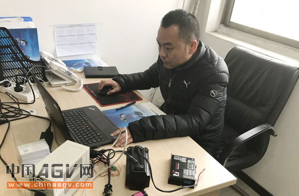 晶貌直流無刷電機(jī)及伺服電機(jī)在AGV小車上的應(yīng)用