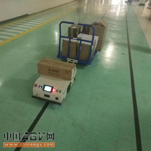 斯銳奇300-1000KG級牽引式AGV  SRA-QY-