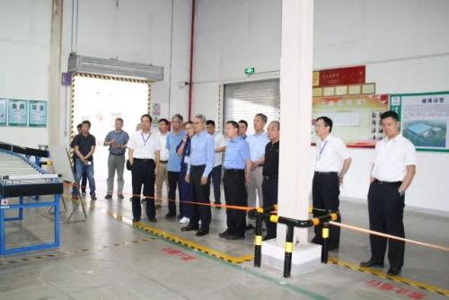 國(guó)控平頂山公司“貨到人”機(jī)器人系統(tǒng)評(píng)審順利通過(guò)， 市政協(xié)副主席李建華、國(guó)藥控股副總裁蔡買(mǎi)松出席