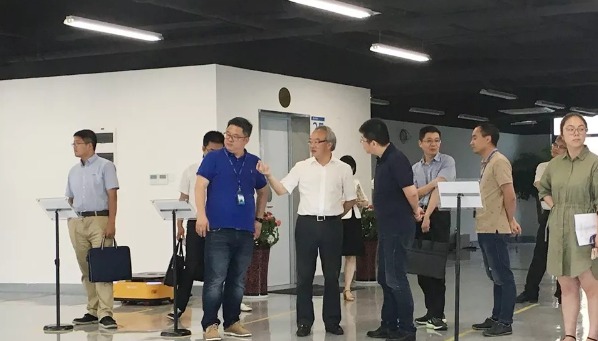 杭州市副市長(zhǎng)陳新華調(diào)研南江機(jī)器人
