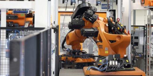 從機(jī)器人到智能工廠，美的走向現(xiàn)代智造