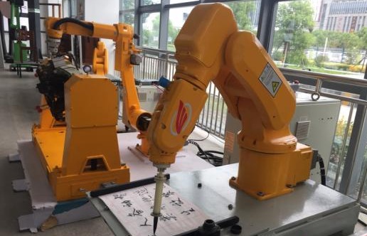 安徽打造機(jī)器人全鏈高地 鼓勵(lì)境內(nèi)外名企落戶(hù)