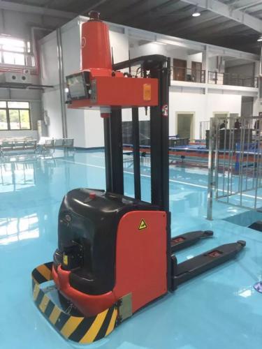 智能物流大戰(zhàn)核心是機(jī)器人