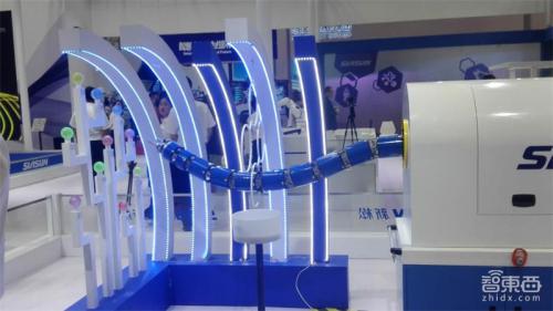 擎天柱、機(jī)械蛇、仿生蝙蝠，一大波奇葩機(jī)器人來襲！