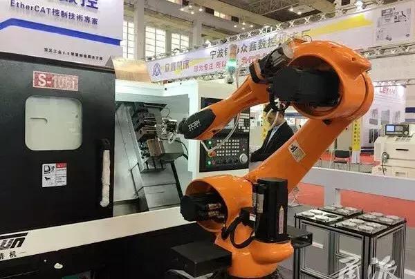 工業(yè)機(jī)器人，寧波如何玩轉(zhuǎn)？