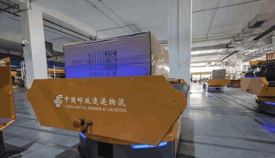 各大物流爭(zhēng)做機(jī)器智能化，工人：我們?cè)撊ツ模? align=