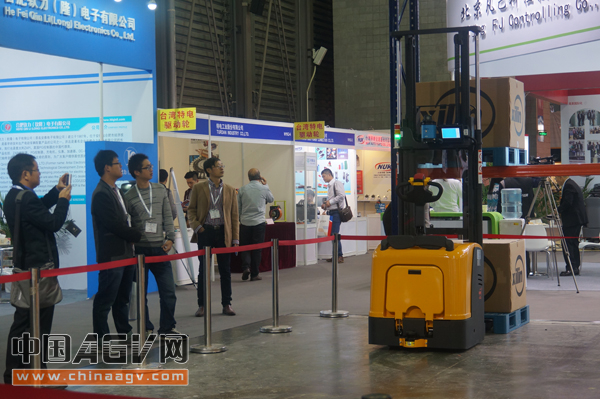 淺析激光叉車AGV的三大控制系統(tǒng)