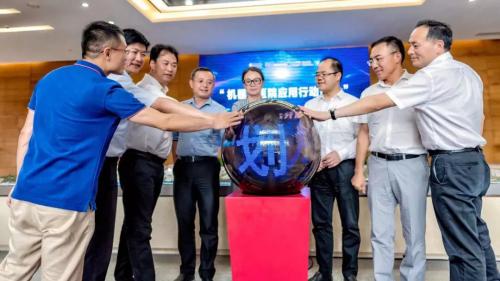 木木機(jī)器人落戶臨港 開啟醫(yī)院物流機(jī)器人新時(shí)代