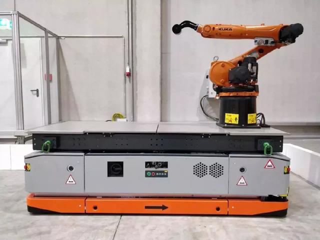 工博會(huì)，美的機(jī)器人帶你突破“次元壁”！