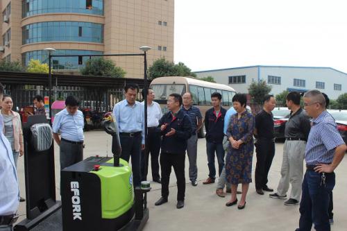 肥西縣政協(xié)領(lǐng)導(dǎo)一行蒞臨安徽宇鋒公司指導(dǎo)工作